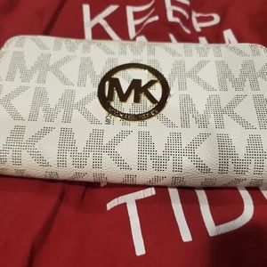 Michael Kors wallet